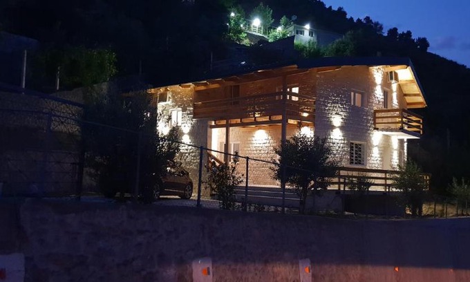 Shkoder County Hotel | Hotel Grandpa's House