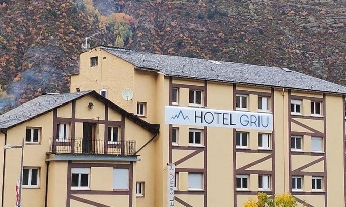 Encamp Hotel | HOTEL GRIU
