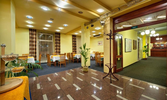 Kobylisy Hotel | Hotel Henrietta