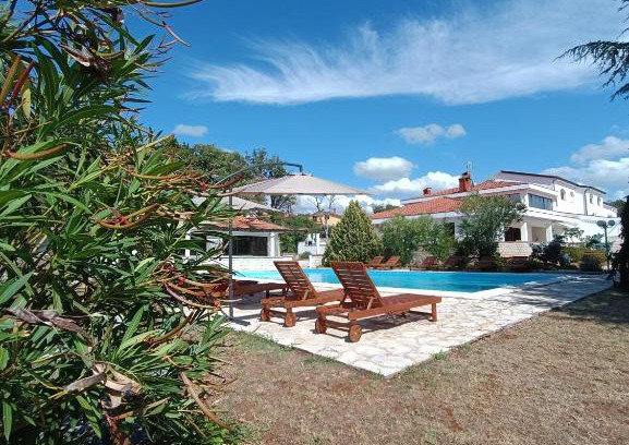 Buici Hotel | Hotel Holiday