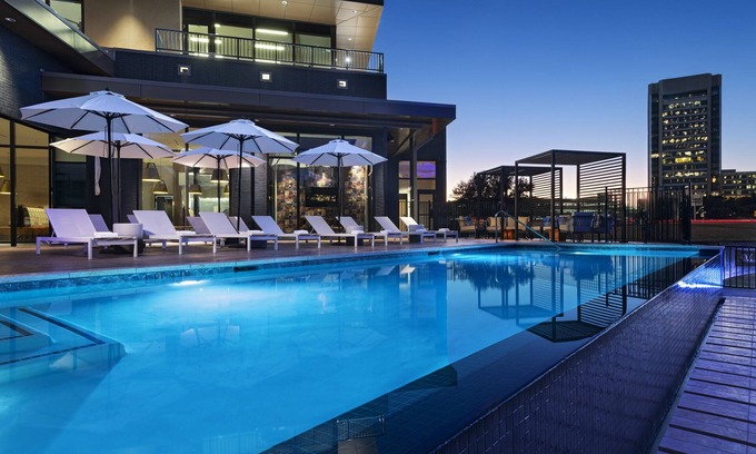 Las Colinas Hotel | Hotel Indigo Irving Las Colinas by IHG