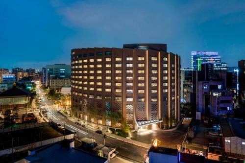 Zhongshan Hotel | Hotel Indigo Taipei North by IHG