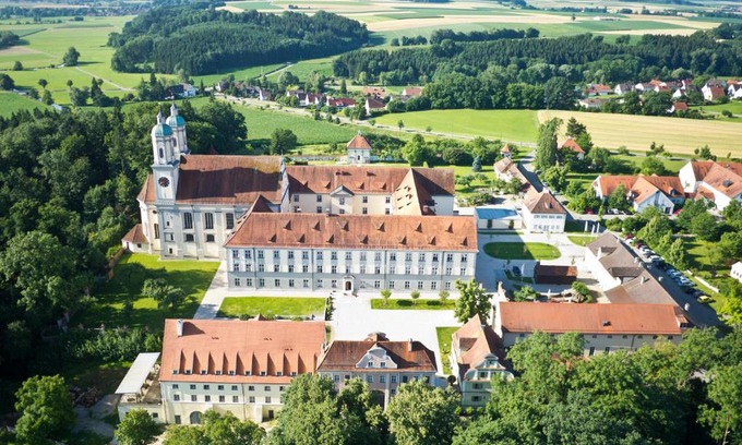 Allmannshofen Hotel | Hotel Kloster Holzen