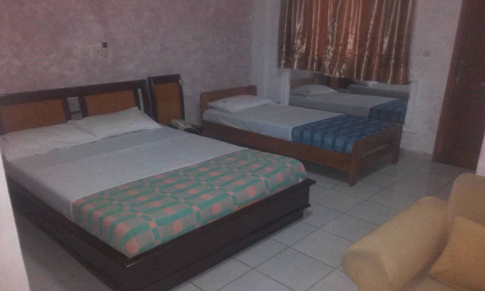 Yopougon Hotel | Hotel Le Bristol