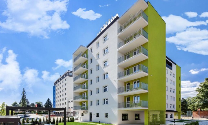 Otrokovice Hotel | Hotel Morava