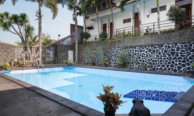 Oro Oro Ombo House | Hotel Palereman Soerabaia