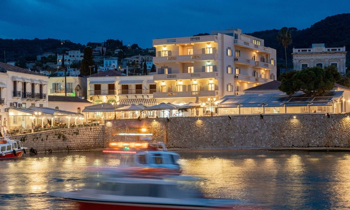 Spetses Hotel | Hotel Roumani
