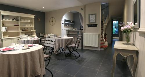 Saint-Donatien Hotel | Hotel Saint Yves