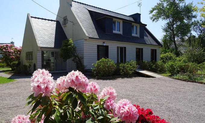 Tregastel House | House 10/12 people with studio by the sea in TREGASTEL