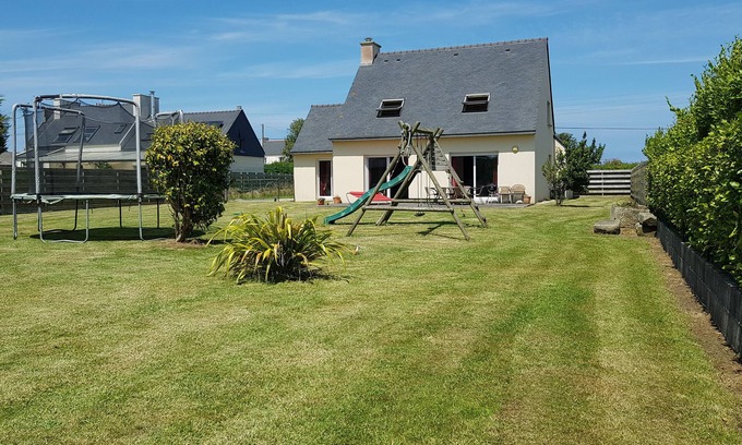 Kerlouan House | House 300 meters from the sea - sleeps 8