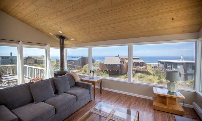 Watsonville House | House 33 with Hot Tub