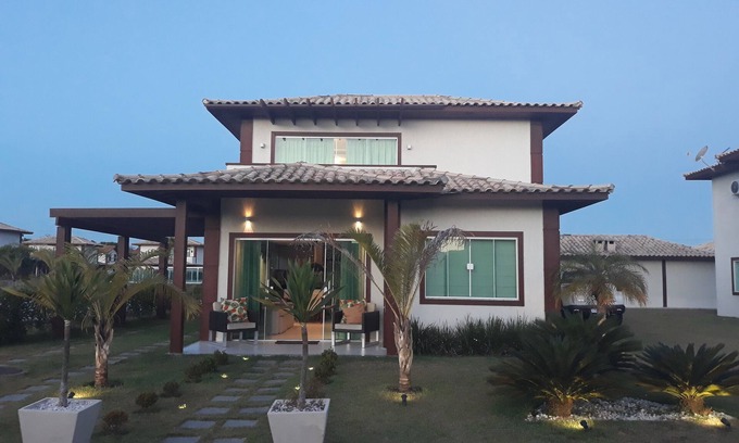 Manguinhos House | House 4 suites excellent finishing in condominium.