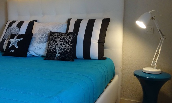 La Cotiniere House | HOUSE 500m from the BEACH and fishing PORT in the center of La Cotinière