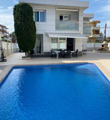 Cunit House | House 50meters from the beach