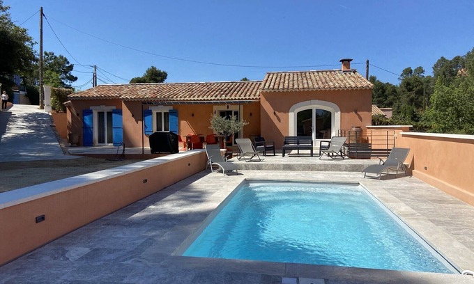 Roussillon House | House - 6 people - 2 suites - 1 bedroom. 600 m from the heated pool village