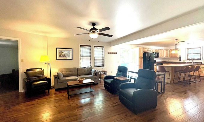 Indian River House | House at Inland Lakes Motel