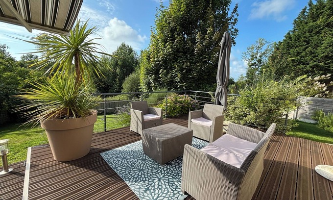 Jullouville House | House between land and sea
