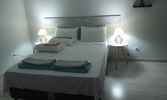 Londrina House | House