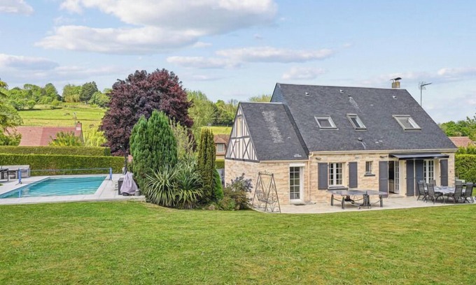 Saint-Arnoult Apartment | House Deauville – Stylish Villa w/Pool & BBQ