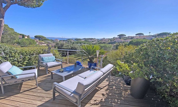 Sainte-Maxime House | House for 4/6 people – Sea view – Swimming pool residence – Air conditioning – Wifi –.