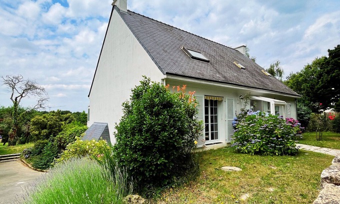 Arradon Ski Chalet | House for 8 in Arradon, Gulf of Morbihan