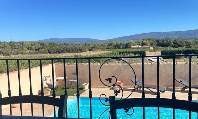 Cabrieres-d'Avignon House | House for rent near Gordes