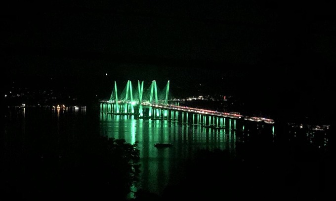 Nyack House | House (half) Hudson River view of TPZ Bridge/Nyack NY / manors/ close to NYC