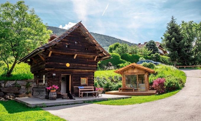 Rennweg am Katschberg House | House in Aschbach with Private Parking