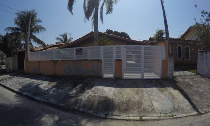 Jardim Britania House | House in Caraguá with pool and barbecue
