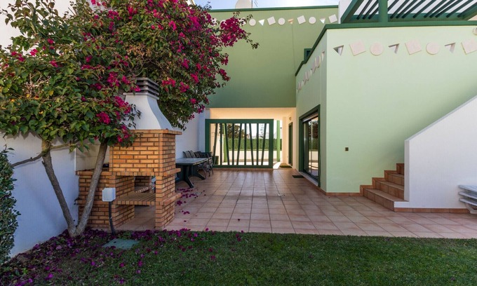 Manta Rota Condo | House in condominium with swimming pool 650m from the beach by AlgarveManta (52V3)