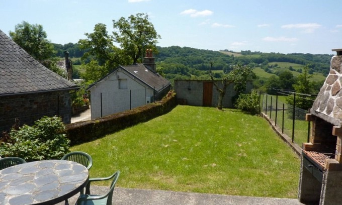 Drugeac Cottage | House in Drugeac with 4 bedrooms, garden and pets allowed