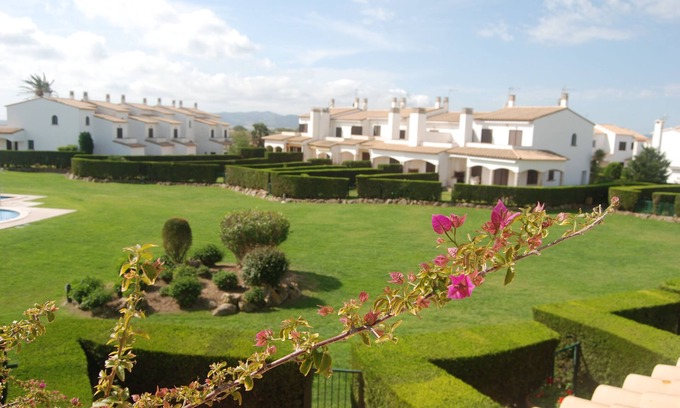 Torroella de Montgri House | House in natural park 100m from the beach, with garden and pool, WIFI Tranquility