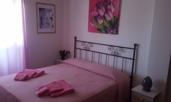 Laura House | House in residential park at 200 meters. from the sea