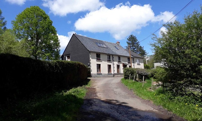 Saint-Sauves-d'Auvergne House | House in the countryside 4 minutes from La Bourboule.