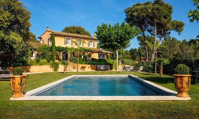 Puget Villa | House in the Luberon with traditional heated pool
