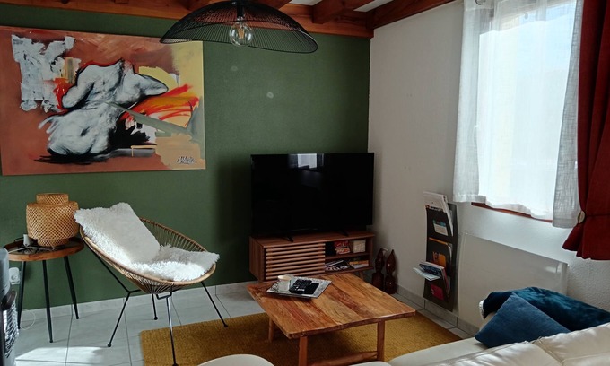 Saint-Julien-en-Born House | House in vacation residence 4 persons swimming pool, tennis, petanque, sneakers