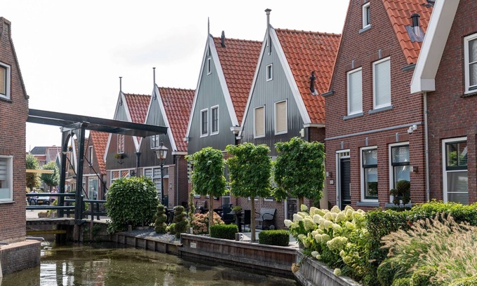 Volendam House | House in Volendam with Waterfront Views