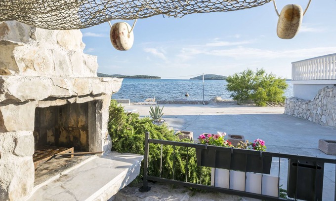 Krapanj House | House Ivana (58061-K1) - Krapanj - island Krapanj