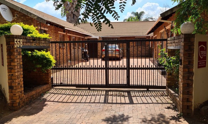Greater Johannesburg Metropolitan Area House | House Lodge