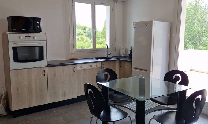 Saint-Gildas-de-Rhuys House | House near town and beaches