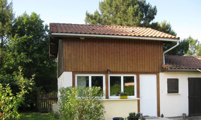 Le Porge House | House near ocean.