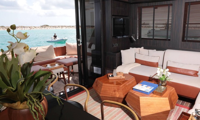 La Savina Hotel | House of Hütter - Floating Home Goldfinger