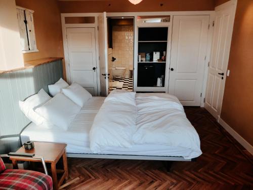 Amsterdam East Bed & Breakfast | House of Straw Amsterdam