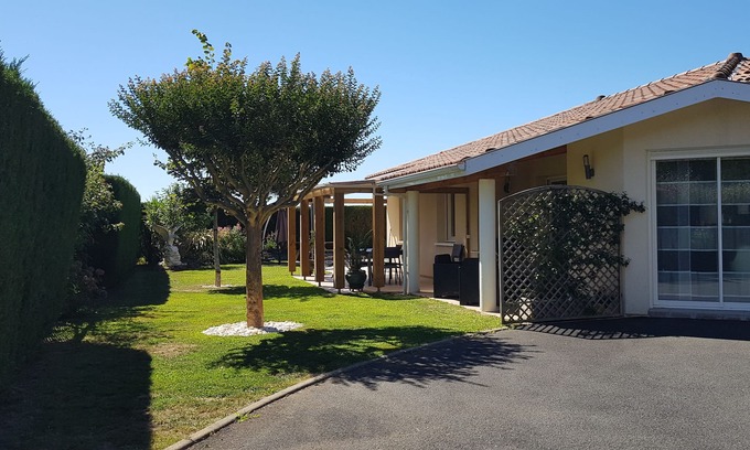 Orx House | HOUSE ON ONE LEVEL HEATED POOL, QUIET AND NEAR BEACHES