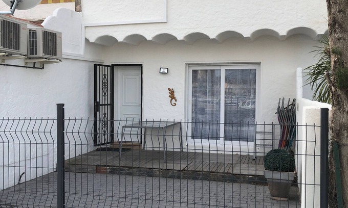 Santa Margarida House | House on port with garden-Mooring possible-Santa Margarida Rosas