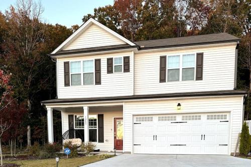 Wake Forest House | House on the Hill Villa