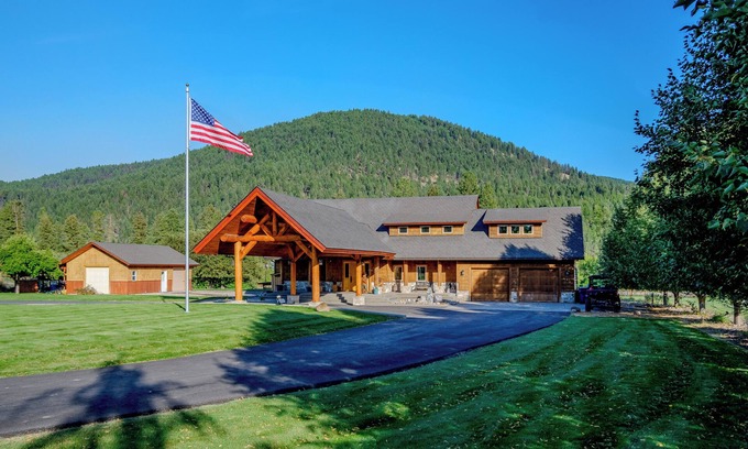 Libby House | House on the river with an amazing view of the Cabinet Mountains!