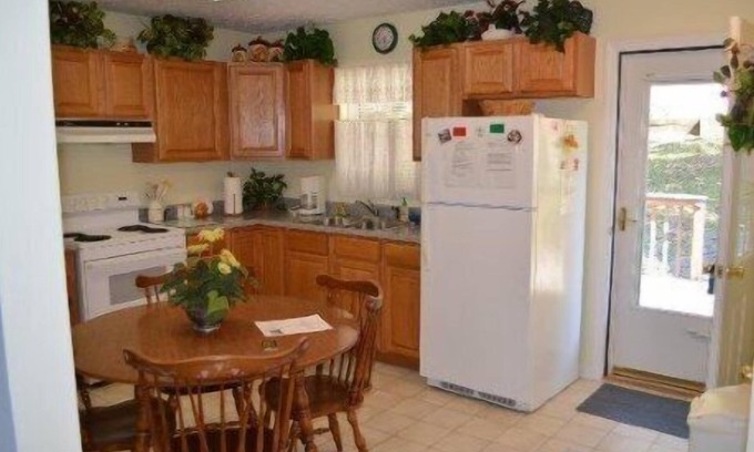 La Follette House | House on the top floor by the beautiful lake Norris with accessible boat slip