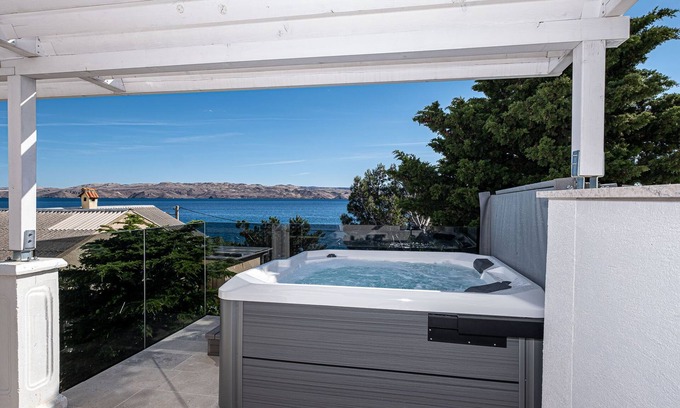 Cesarica Apartment | House Petra on the beach-nice view