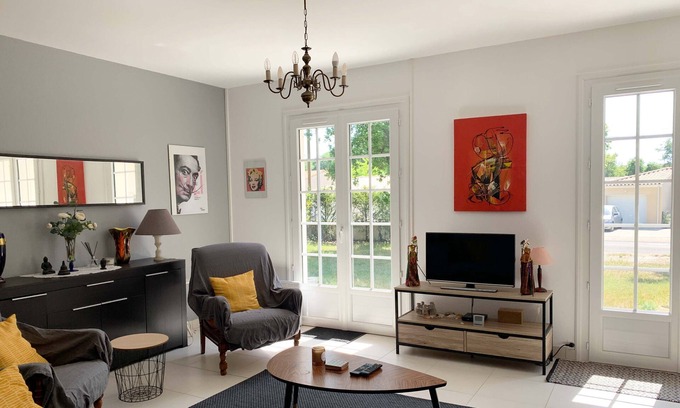 Ronce-les-Bains House | House under the pines, 10 minutes from the beach